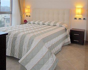 Anghel Aparthotel 3*